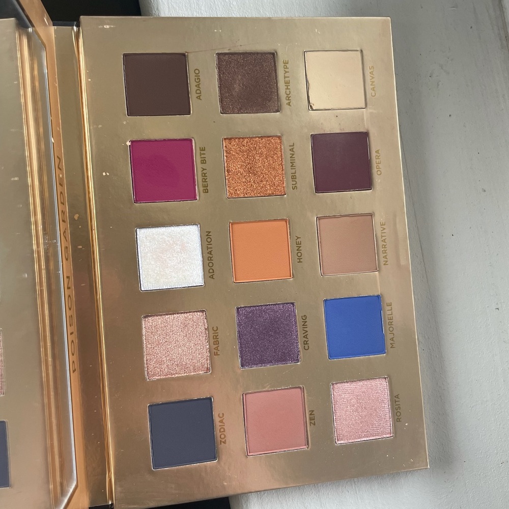 Nabla Poison Garden eyeshadow palette